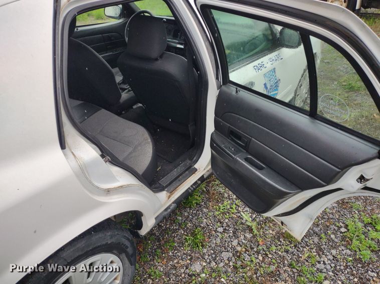 image for item LL9189 2007 Ford Crown Victoria Police Interceptor