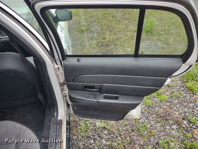 image for item LL9189 2007 Ford Crown Victoria Police Interceptor