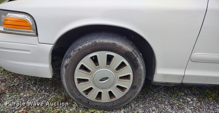 image for item LL9189 2007 Ford Crown Victoria Police Interceptor