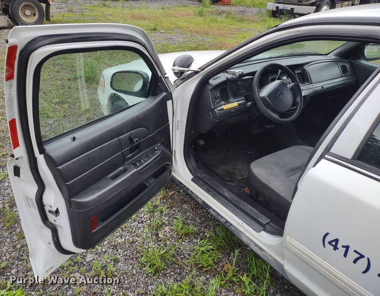 image for item LL9190 2010 Ford Crown Victoria Police Interceptor