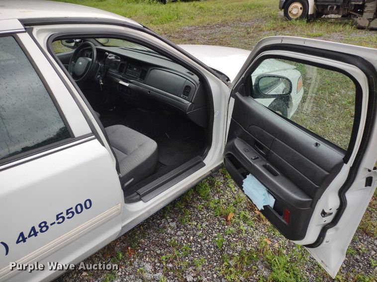 image for item LL9190 2010 Ford Crown Victoria Police Interceptor