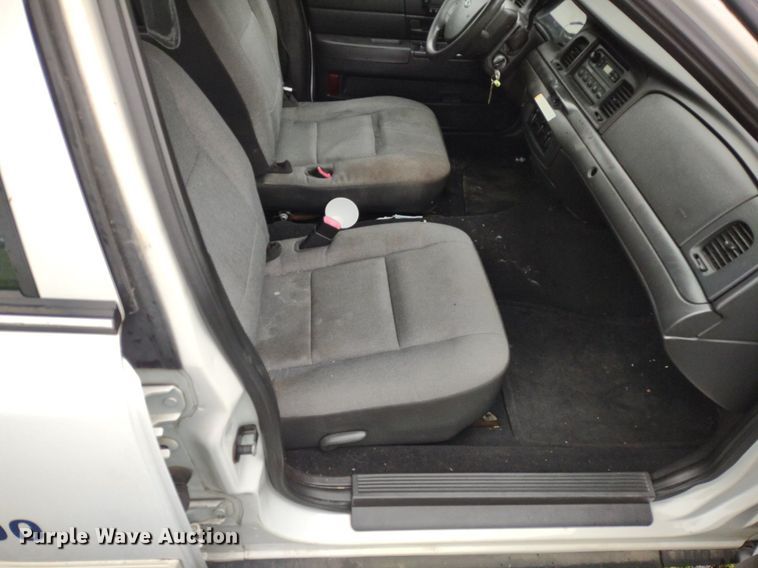 image for item LL9190 2010 Ford Crown Victoria Police Interceptor