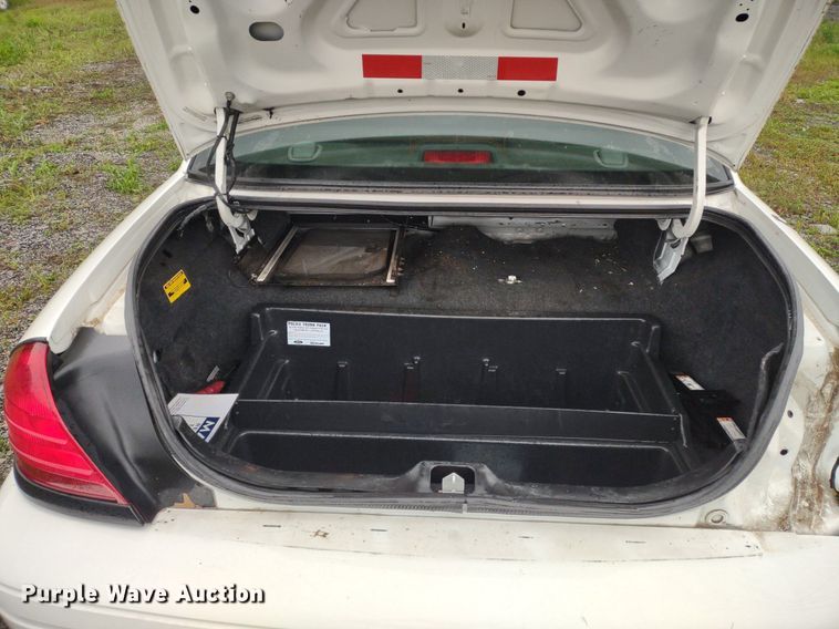 image for item LL9190 2010 Ford Crown Victoria Police Interceptor