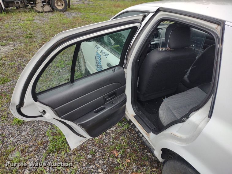 image for item LL9190 2010 Ford Crown Victoria Police Interceptor