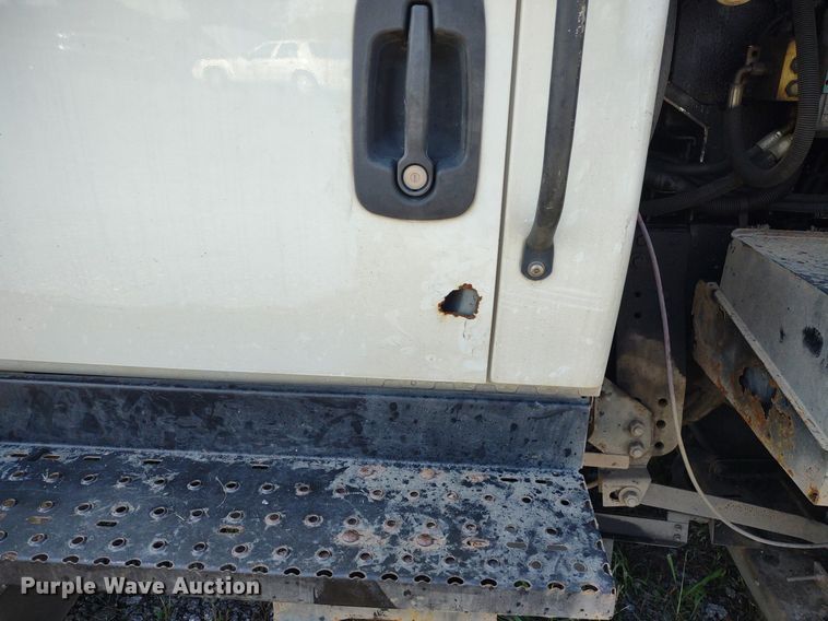 image for item LL9191 2009 International DuraStar 4300  street sweeper truck