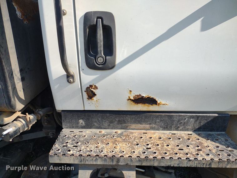 image for item LL9191 2009 International DuraStar 4300  street sweeper truck