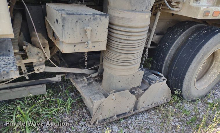 image for item LL9191 2009 International DuraStar 4300  street sweeper truck