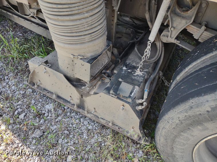 image for item LL9191 2009 International DuraStar 4300  street sweeper truck