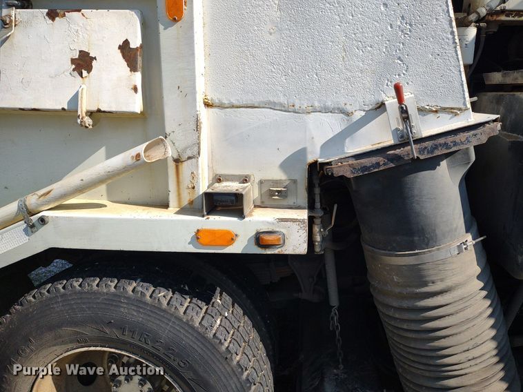 image for item LL9191 2009 International DuraStar 4300  street sweeper truck