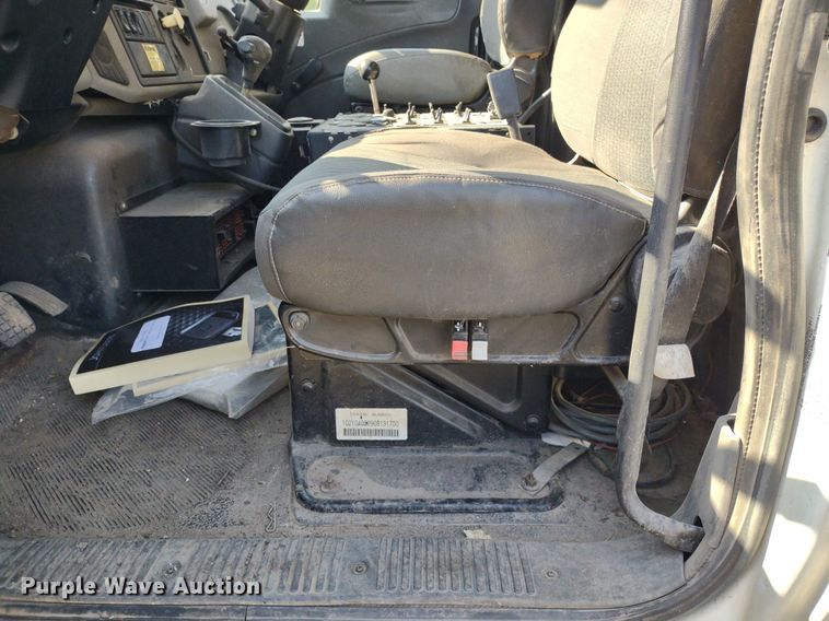 image for item LL9191 2009 International DuraStar 4300  street sweeper truck