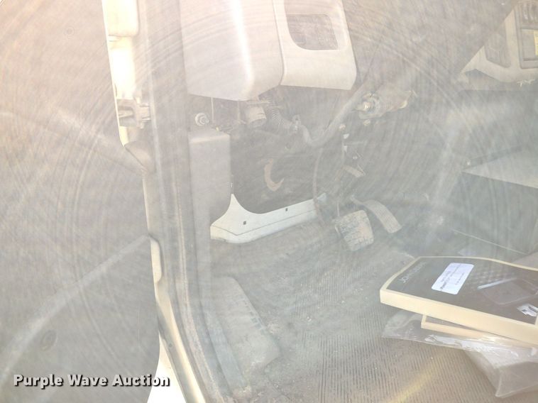 image for item LL9191 2009 International DuraStar 4300  street sweeper truck