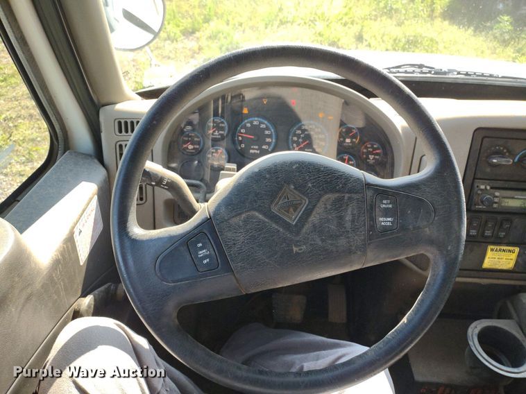 image for item LL9191 2009 International DuraStar 4300  street sweeper truck