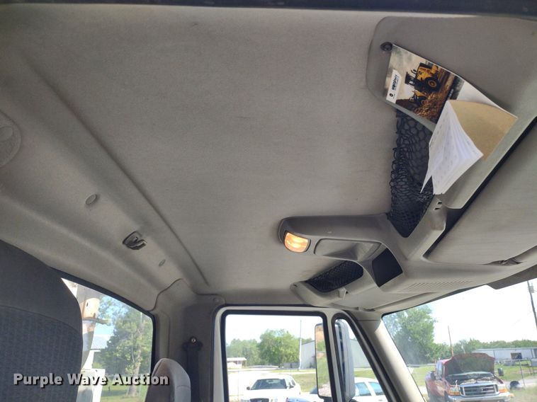 image for item LL9191 2009 International DuraStar 4300  street sweeper truck