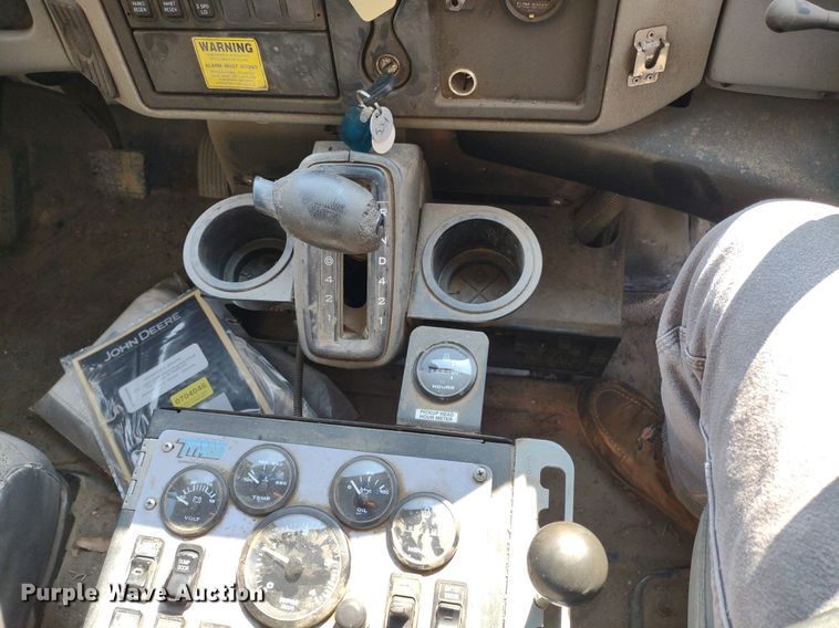 image for item LL9191 2009 International DuraStar 4300  street sweeper truck