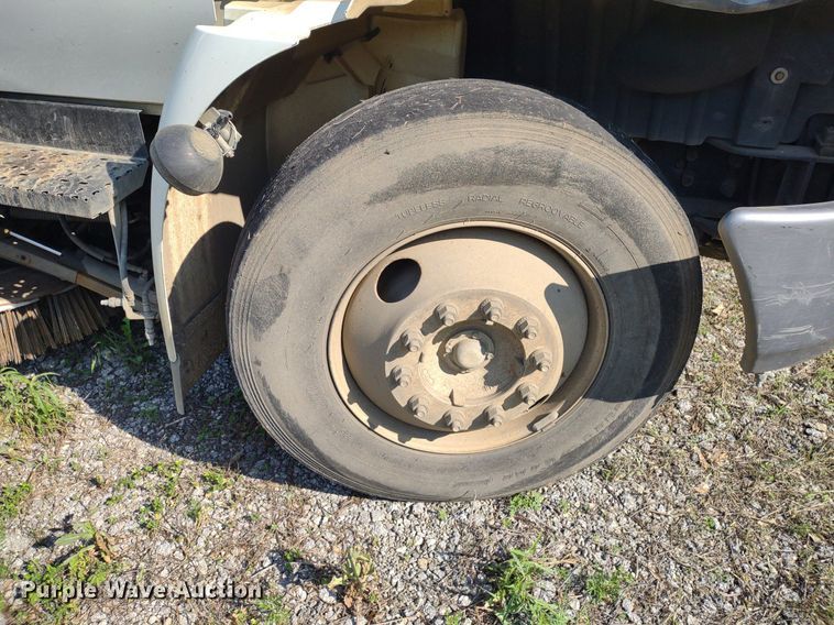 image for item LL9191 2009 International DuraStar 4300  street sweeper truck