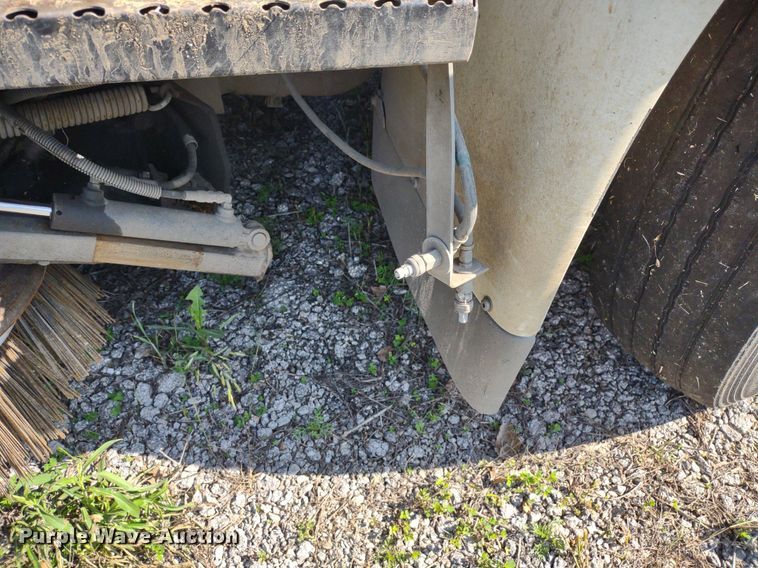 image for item LL9191 2009 International DuraStar 4300  street sweeper truck