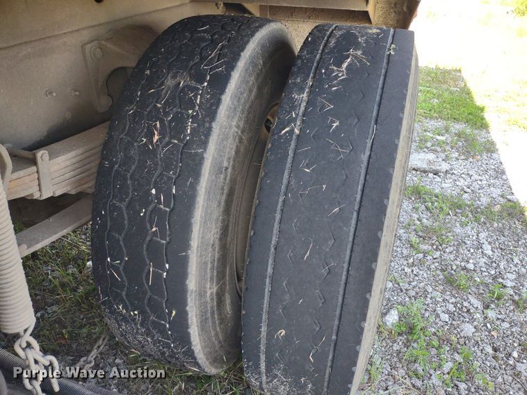 image for item LL9191 2009 International DuraStar 4300  street sweeper truck