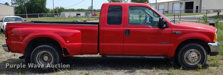 image for item LL9192 2000 Ford F350 Super Duty XLT  SuperCab pickup truck