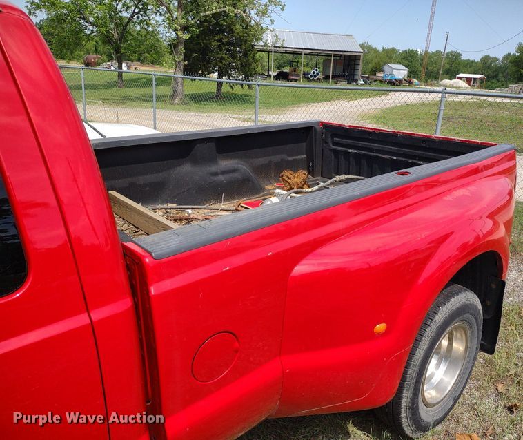 image for item LL9192 2000 Ford F350 Super Duty XLT  SuperCab pickup truck