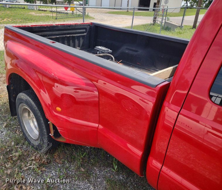 image for item LL9192 2000 Ford F350 Super Duty XLT  SuperCab pickup truck