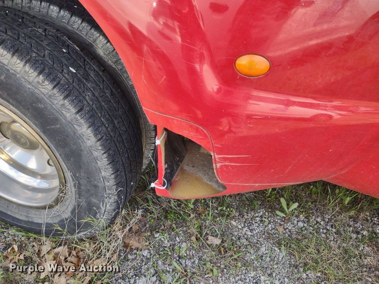 image for item LL9192 2000 Ford F350 Super Duty XLT  SuperCab pickup truck