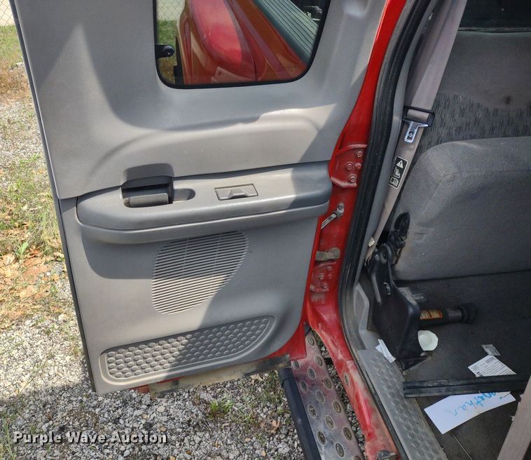 image for item LL9192 2000 Ford F350 Super Duty XLT  SuperCab pickup truck