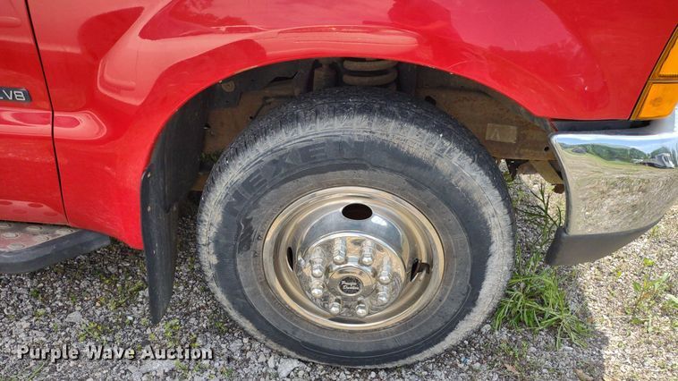 image for item LL9192 2000 Ford F350 Super Duty XLT  SuperCab pickup truck