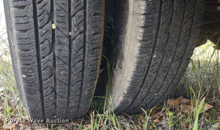 image for item LL9192 2000 Ford F350 Super Duty XLT  SuperCab pickup truck