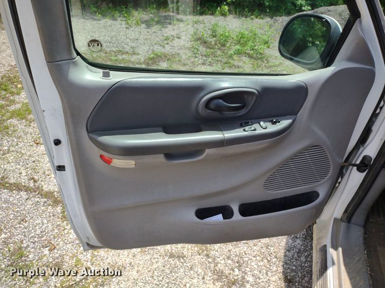 image for item LL9200 2001 Ford F150 XLT  SuperCab pickup truck