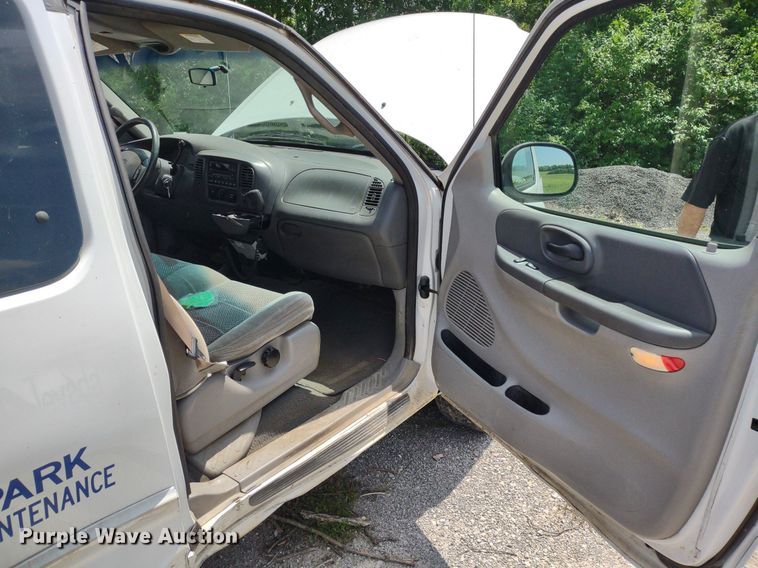 image for item LL9200 2001 Ford F150 XLT  SuperCab pickup truck