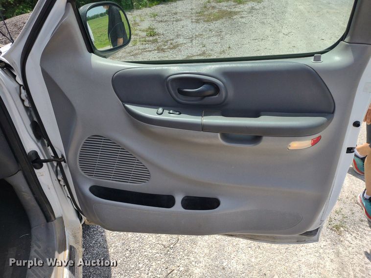 image for item LL9200 2001 Ford F150 XLT  SuperCab pickup truck