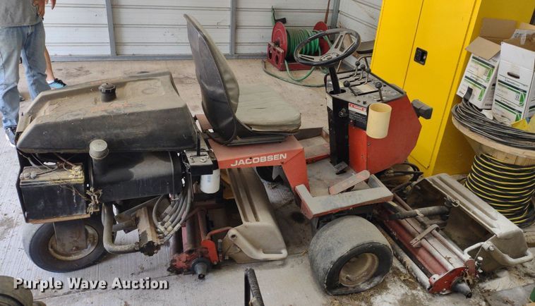 image for item LL9201 Jacobsen Greens King IV  greens mower