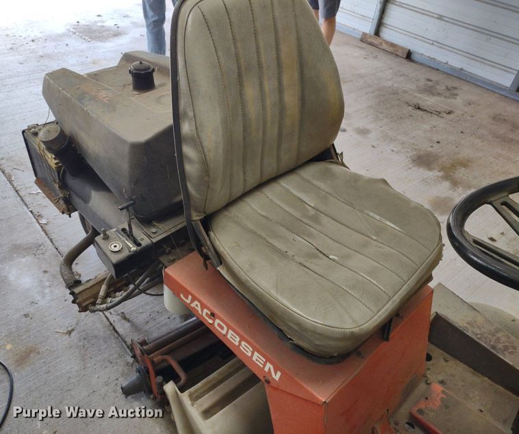 image for item LL9201 Jacobsen Greens King IV  greens mower