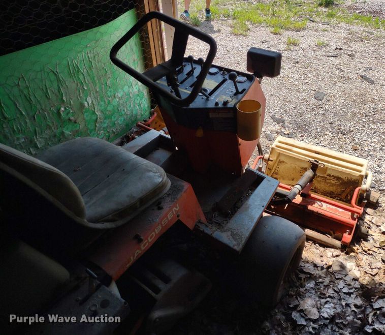 image for item LL9203 Jacobsen Greens King IV  greens mower