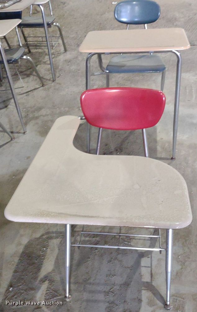 image for item LL9230 Approximately 185 desks