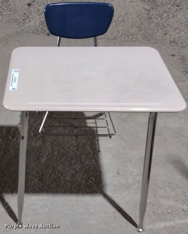 image for item LL9231 Approximately 95 desks