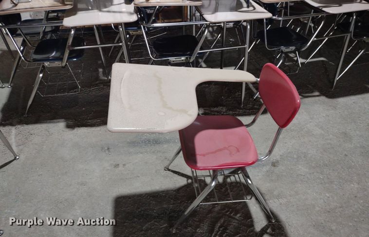 image for item LL9231 Approximately 95 desks