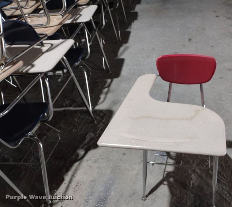 image for item LL9231 Approximately 95 desks