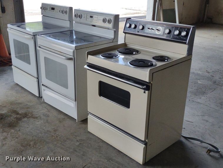 image for item LL9233 (3) electric ranges