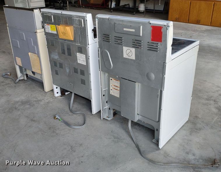 image for item LL9233 (3) electric ranges
