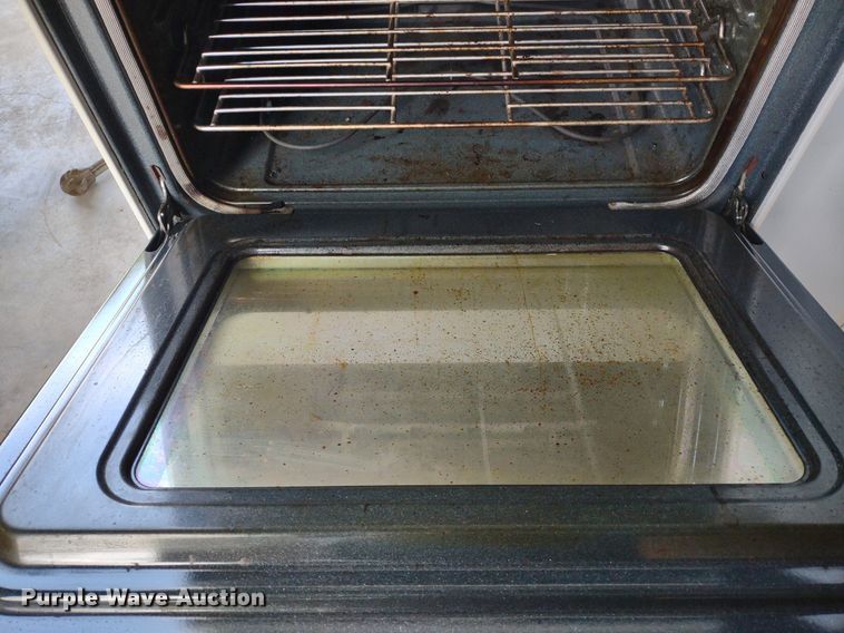 image for item LL9233 (3) electric ranges