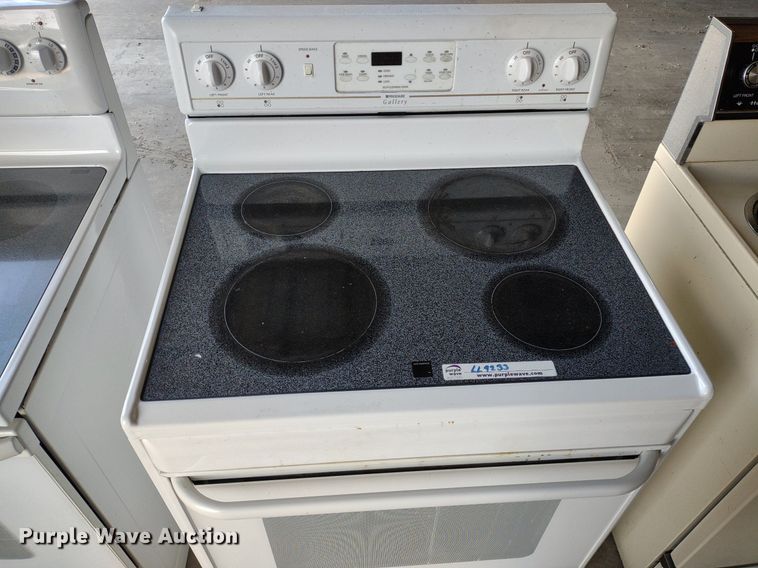 image for item LL9233 (3) electric ranges