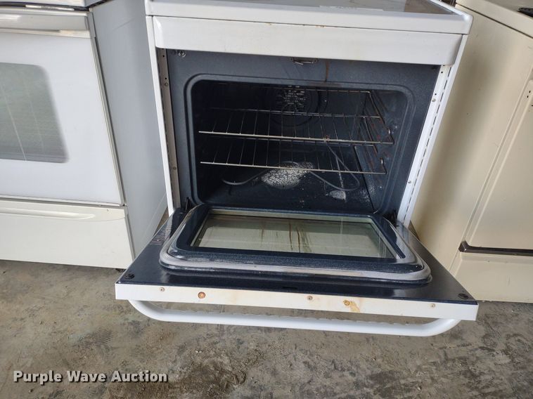 image for item LL9233 (3) electric ranges