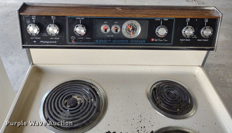 image for item LL9233 (3) electric ranges