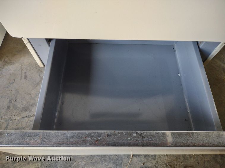 image for item LL9233 (3) electric ranges