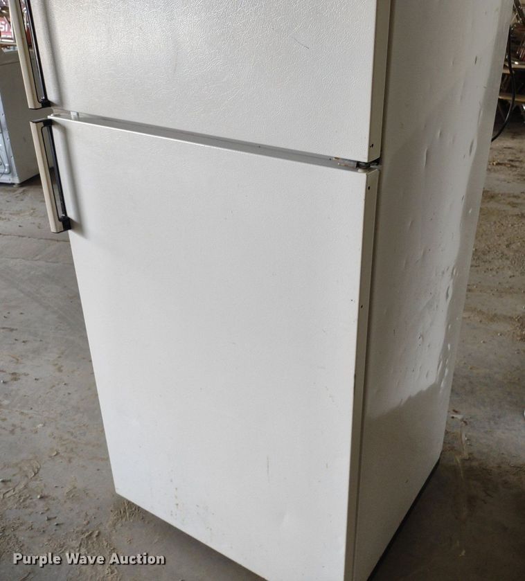 image for item LL9236 (2) refrigerators