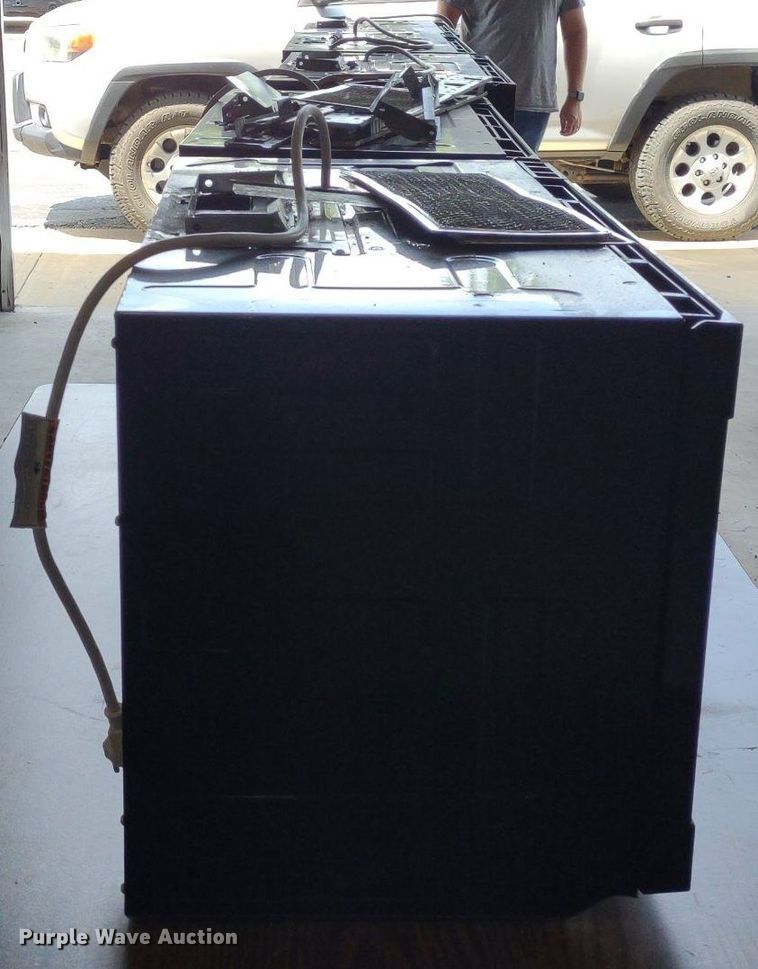 image for item LL9237 (5) Whirlpool AMV2307PFB microwaves