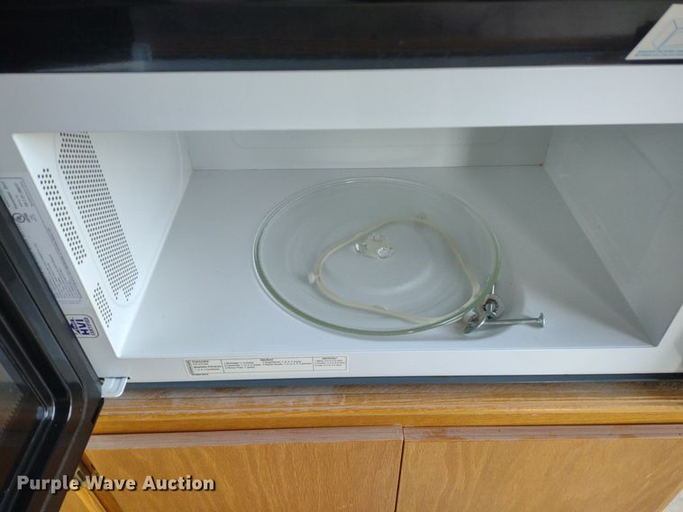 image for item LL9237 (5) Whirlpool AMV2307PFB microwaves