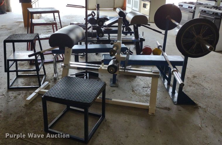 image for item LL9238 Weight room equipment