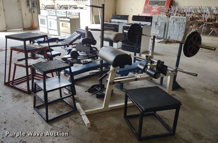 image for item LL9238 Weight room equipment